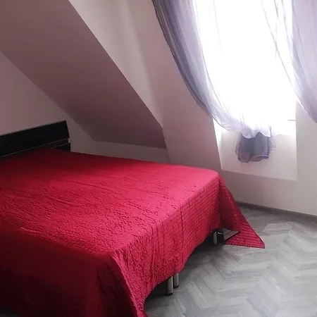 Ema Apartment